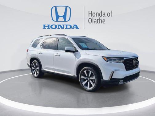 2025 Honda Pilot Touring 8-Passenger