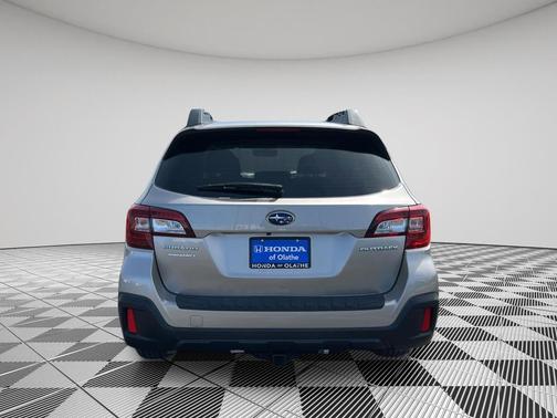 2018 Subaru Outback 2.5i