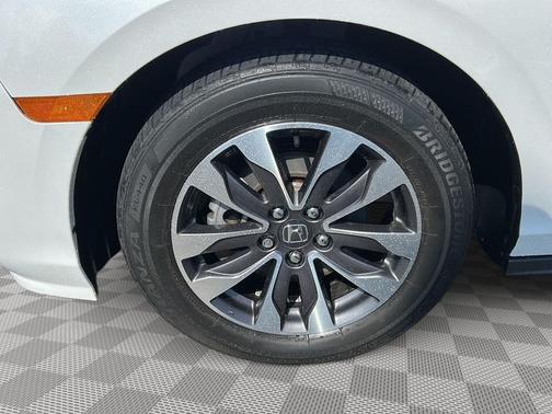 Platinum White Pearl 2024 Honda Odyssey EX-L