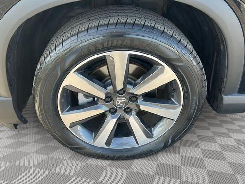 Crystal Black Pearl 2023 Honda Pilot AWD Elite