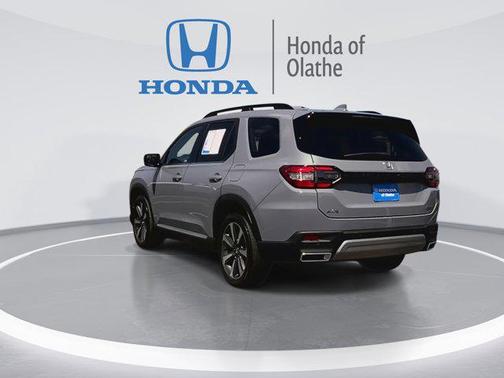 2024 Honda Pilot Touring 8-Passenger
