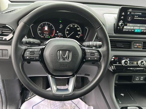 2024 Honda Pilot Touring 8-Passenger