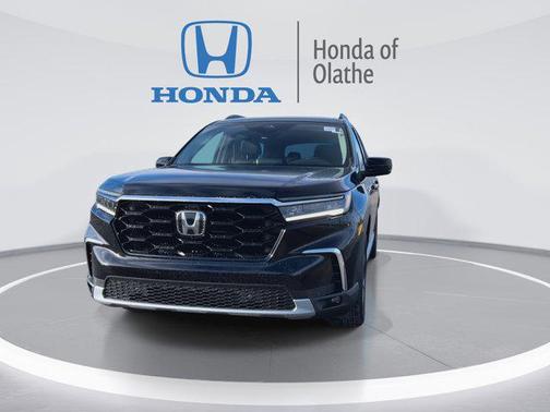 2025 Honda Pilot Touring 8-Passenger