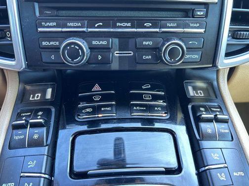 2014 Porsche Cayenne Base
