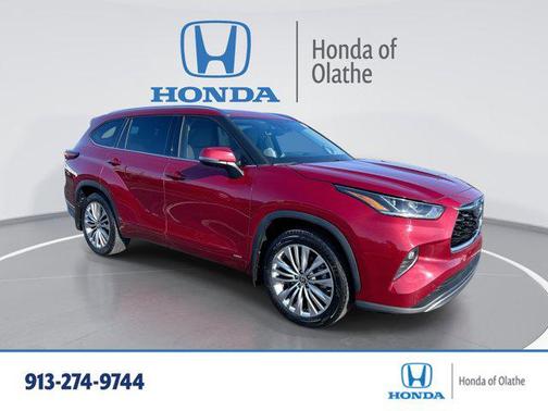 2022 Toyota Highlander Hybrid Platinum