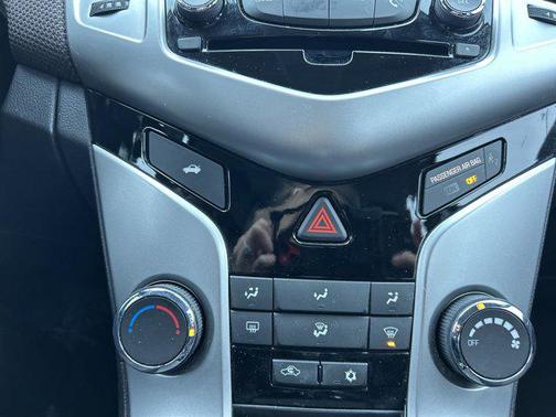 2015 Chevrolet Cruze 1LT