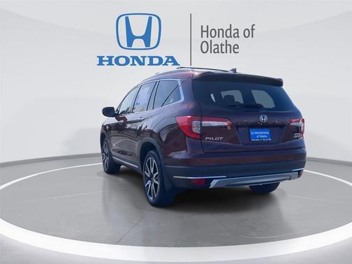 2022 Honda Pilot Touring 8-Passenger