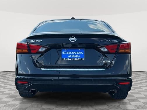 Super Black 2019 Nissan Altima 2.5 Platinum