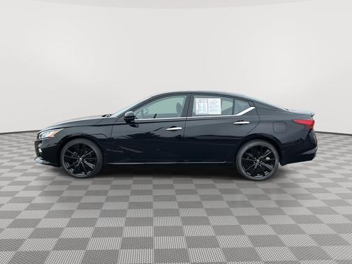 Super Black 2019 Nissan Altima 2.5 Platinum