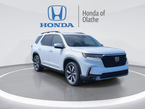 2025 Honda Pilot Touring 8-Passenger
