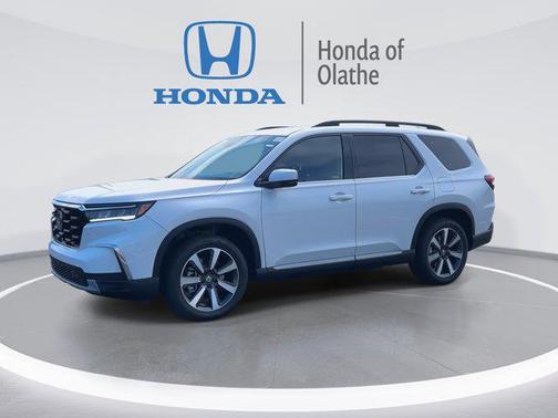 2025 Honda Pilot Touring 8-Passenger