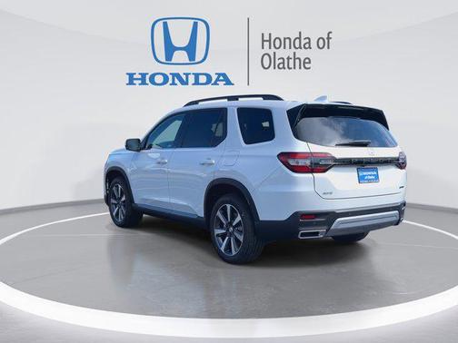 2025 Honda Pilot Touring 8-Passenger