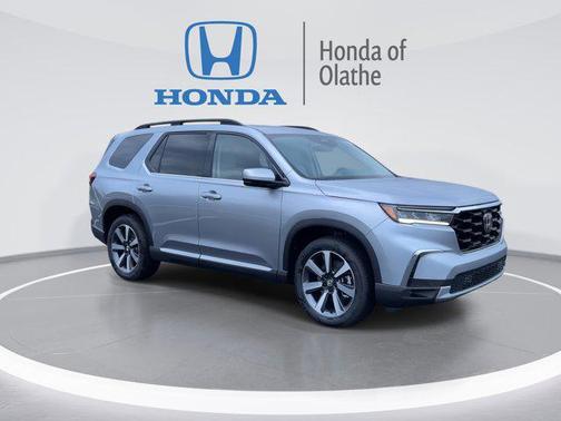 2025 Honda Pilot Touring 8-Passenger