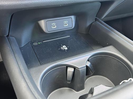 Crystal Black Pearl 2026 Honda HR-V LX