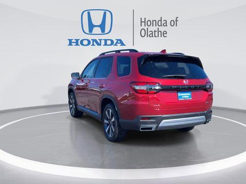 2025 Honda Pilot Touring 8-Passenger
