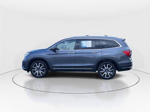 2022 Honda Pilot Touring 8-Passenger