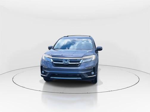 2022 Honda Pilot Touring 8-Passenger
