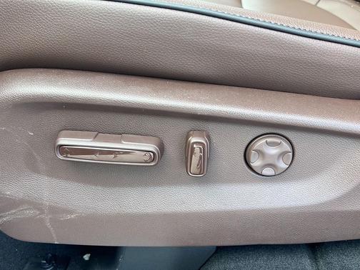 Platinum White Pearl 2026 Honda Odyssey Touring