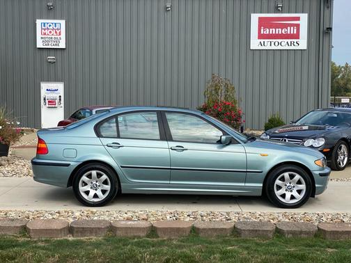 2002 BMW 325 xi