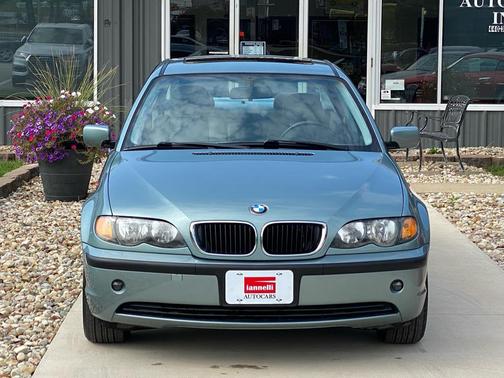 2002 BMW 325 xi