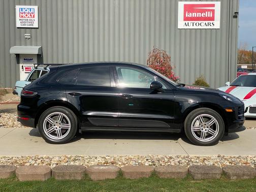 2020 Porsche Macan BASE