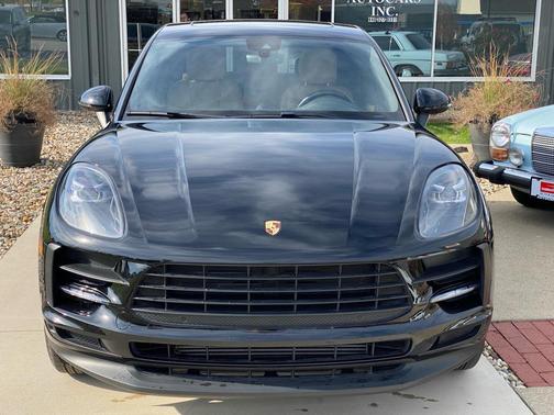 2020 Porsche Macan BASE