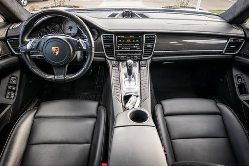 2016 Porsche Panamera GTS