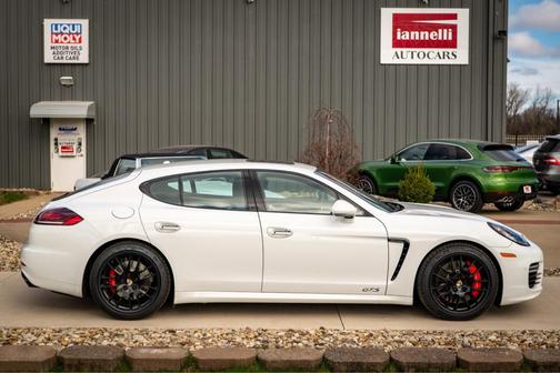 2016 Porsche Panamera GTS