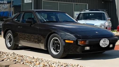 1984 Porsche 944 BASE
