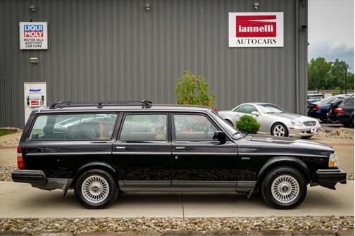 1990 Volvo 240 BASE