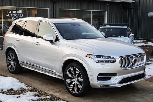 2022 Volvo XC90 T6 Inscription