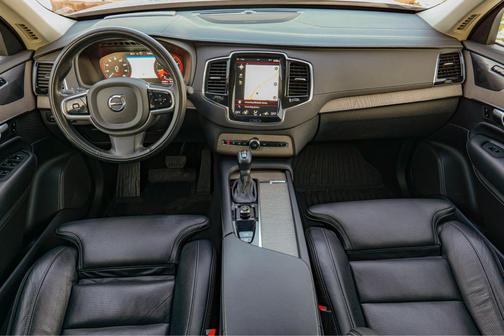 2022 Volvo XC90 T6 Inscription