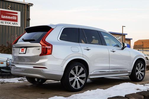 2022 Volvo XC90 T6 Inscription