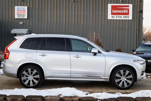 2022 Volvo XC90 T6 Inscription