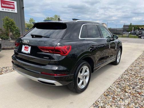 Mythos Black Metallic 2021 Audi Q3 40 Premium Plus