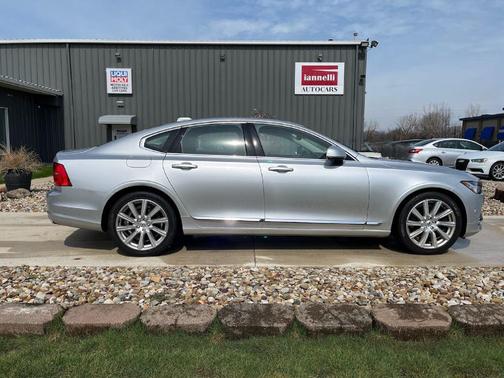 Bright Silver Metallic 2017 Volvo S90 T6 Inscription
