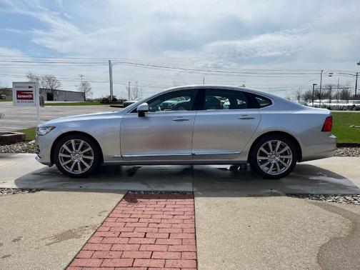 Bright Silver Metallic 2017 Volvo S90 T6 Inscription