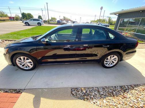 2019 Volkswagen Passat WOLFSBURG