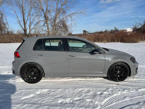 2015 Volkswagen Golf R 4-Door