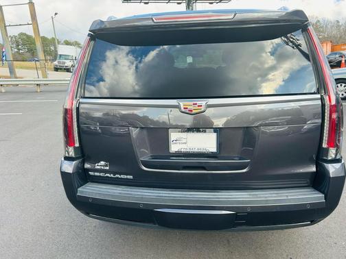 2018 Cadillac Escalade Luxury