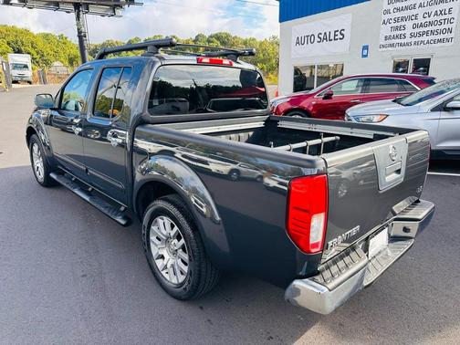 2010 Nissan Frontier LE