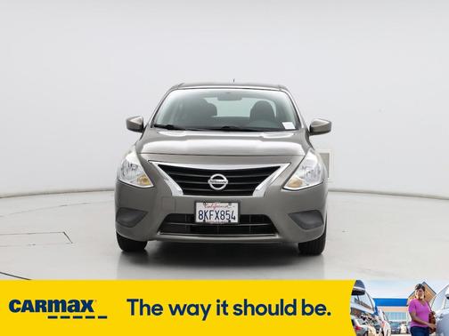 2016 Nissan Versa SV
