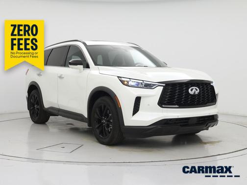 White 2025 INFINITI QX60 Luxe