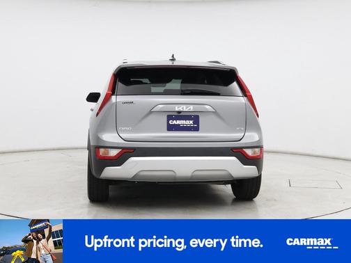 Gray 2024 Kia Niro EX