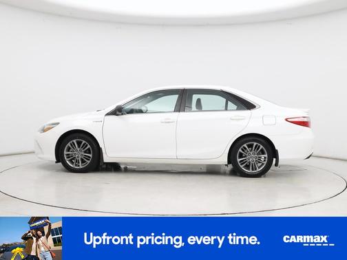 White 2015 Toyota Camry Hybrid SE