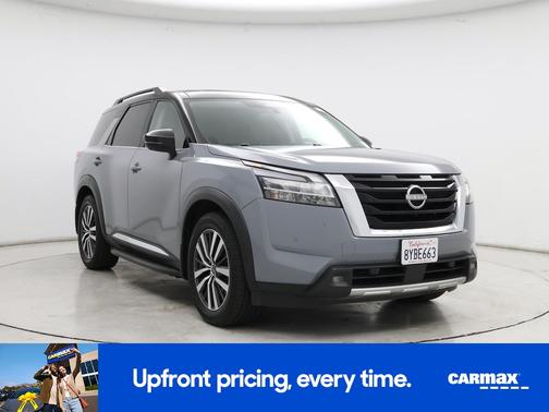 Gray 2022 Nissan Pathfinder Platinum
