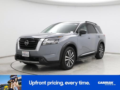 Gray 2022 Nissan Pathfinder Platinum