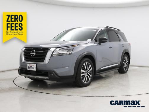 Gray 2022 Nissan Pathfinder Platinum
