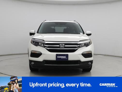 White 2017 Honda Pilot Touring