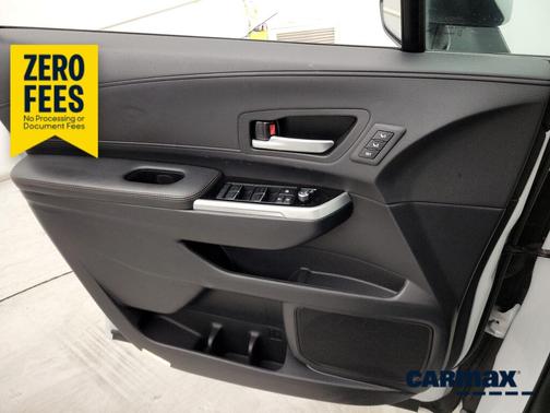 Pearl 2025 Toyota Sienna Platinum